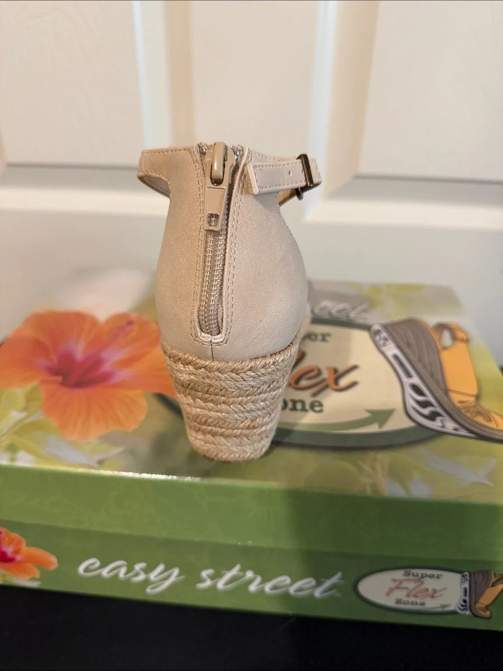 easy street Daytona Bone Espadrille-NIB